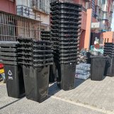 黑庄户乡小区物业垃圾桶送货验收完成